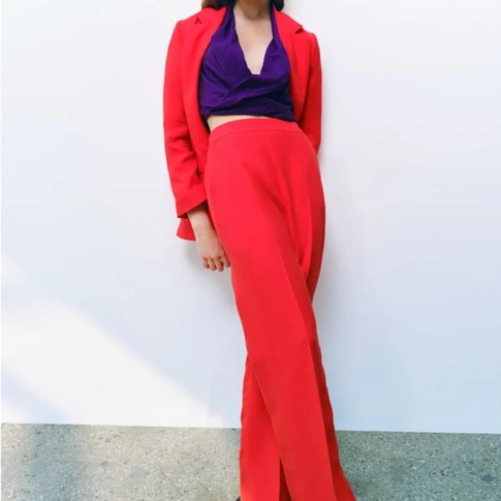 New Zara red linen trousers